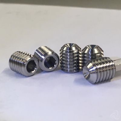 Socket set screws